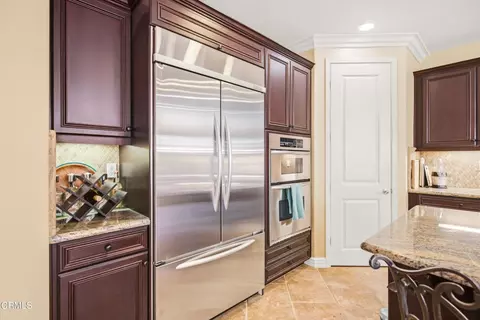 Kitchen - 1411 Seabridge Ln, Oxnard, CA 93035 photo 6 of 6
