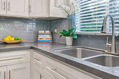Kitchen - 2814 Stacy Dr, Simi Valley, CA 93063 photo 4 of 4