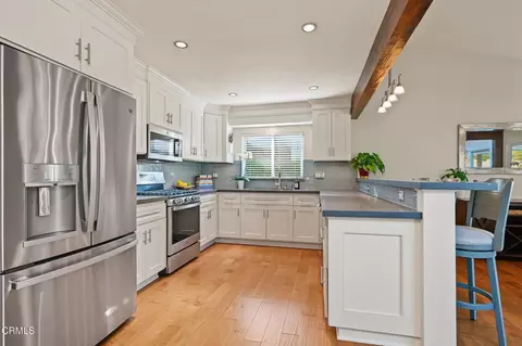 Kitchen - 2814 Stacy Dr, Simi Valley, CA 93063 photo 2 of 4