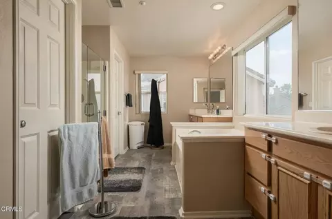 Entry Way - 799 Fresca Dr, Oxnard, CA 93030 photo 2 of 2