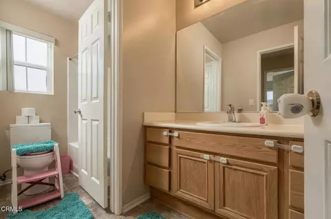Bath - 799 Fresca Dr, Oxnard, CA 93030 photo 1 of 2