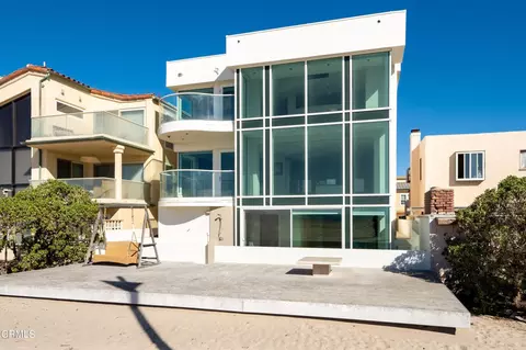 Exterior - 4015 Ocean Dr, Oxnard, CA 93035 photo 2 of 5