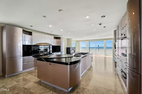 Kitchen - 4015 Ocean Dr, Oxnard, CA 93035 photo 5 of 7