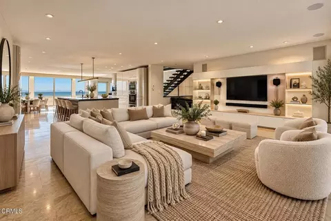 Living - 4015 Ocean Dr, Oxnard, CA 93035 photo 3 of 6