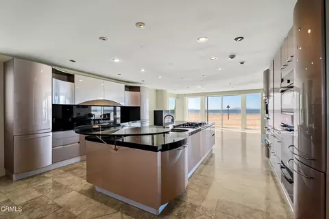 Kitchen - 4015 Ocean Dr, Oxnard, CA 93035 photo 3 of 7