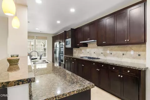 Kitchen - 1532 Seabridge Ln, Oxnard, CA 93035 photo 6 of 6