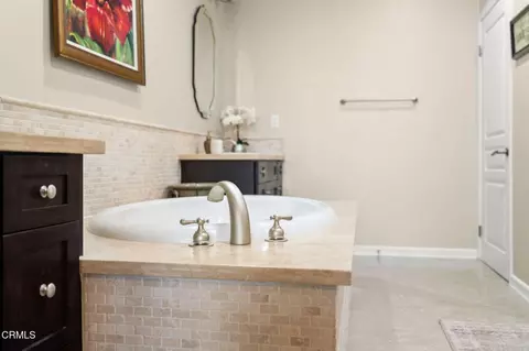 Bath - 1532 Seabridge Ln, Oxnard, CA 93035 photo 2 of 5