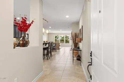 Entry Way - 1532 Seabridge Ln, Oxnard, CA 93035 photo 2 of 4