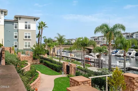 Exterior - 1532 Seabridge Ln, Oxnard, CA 93035 photo 4 of 8