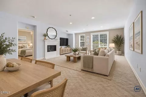 Living - 1423 Windshore Way, Oxnard, CA 93035 photo 2 of 5