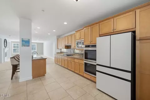 Kitchen - 1423 Windshore Way, Oxnard, CA 93035 photo 2 of 2