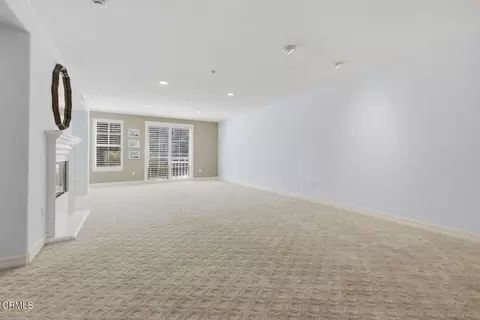 Living - 1423 Windshore Way, Oxnard, CA 93035 photo 3 of 5
