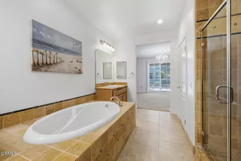 Bath - 1423 Windshore Way, Oxnard, CA 93035 photo 2 of 4