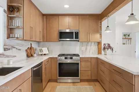 Kitchen - 909 Grandview Ave, Ojai, CA 93023 photo 5 of 6