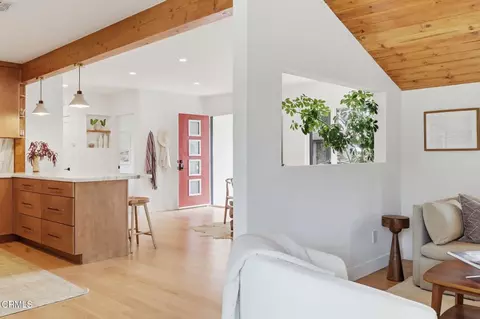 Entry Way - 909 Grandview Ave, Ojai, CA 93023 photo 1 of 4