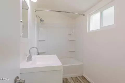 Bath - 1275 Mariano Dr, Ojai, CA 93023 photo 2 of 3