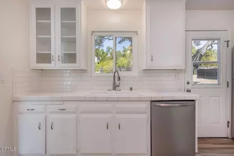 Kitchen - 1275 Mariano Dr, Ojai, CA 93023 photo 3 of 3