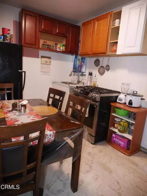 Kitchen - 4912 Bradfield Pl, Oxnard, CA 93033 photo 5 of 8