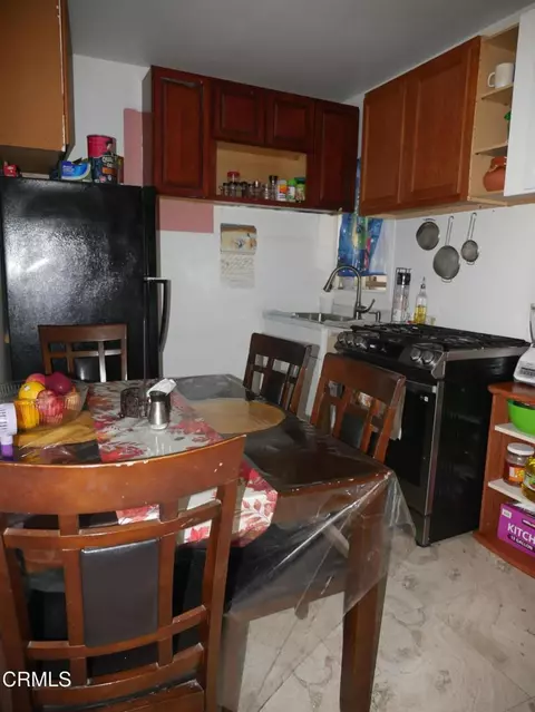 Kitchen - 4912 Bradfield Pl, Oxnard, CA 93033 photo 8 of 8