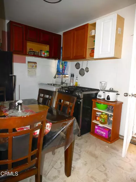 Kitchen - 4912 Bradfield Pl, Oxnard, CA 93033 photo 7 of 8