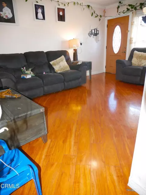 Living - 4912 Bradfield Pl, Oxnard, CA 93033 photo 4 of 4