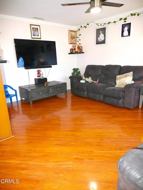 Living - 4912 Bradfield Pl, Oxnard, CA 93033 photo 3 of 4