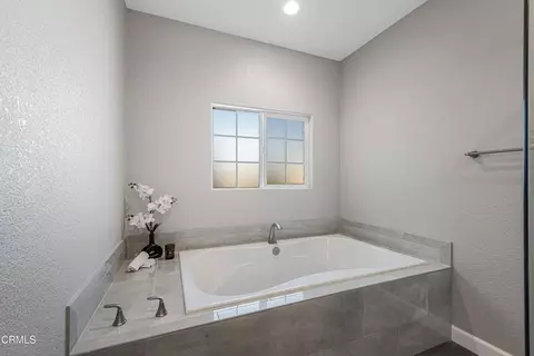 Bath - 1691 Tapo St, Simi Valley, CA 93063 photo 4 of 6