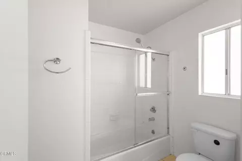 Bath - 4910 Oceanaire St, Oxnard, CA 93035 photo 3 of 3