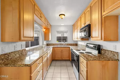 Kitchen - 4910 Oceanaire St, Oxnard, CA 93035 photo 2 of 3