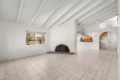Living - 4910 Oceanaire St, Oxnard, CA 93035 photo 2 of 5