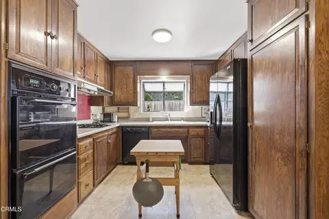 Kitchen - 1852 Weston Cir, Camarillo, CA 93010 photo 3 of 4
