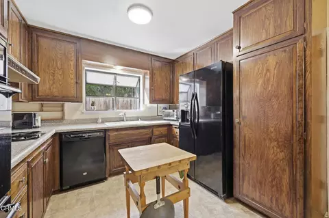 Kitchen - 1852 Weston Cir, Camarillo, CA 93010 photo 2 of 4