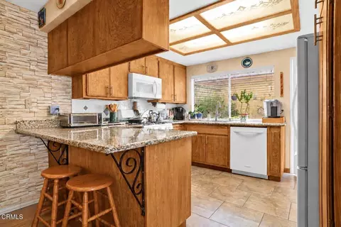 Kitchen - 723 Nandina Pl, Oxnard, CA 93036 photo 2 of 3