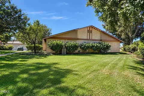 Exterior - 723 Nandina Pl, Oxnard, CA 93036 photo 6 of 9