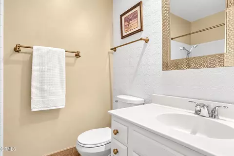 Bath - 723 Nandina Pl, Oxnard, CA 93036 photo 3 of 3