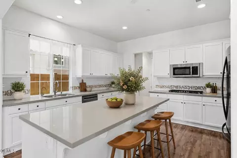Kitchen - 1600 Mulligan St, Oxnard, CA 93036 photo 2 of 6