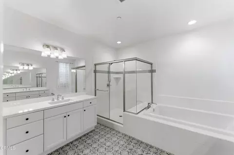 Bath - 1600 Mulligan St, Oxnard, CA 93036 photo 4 of 5