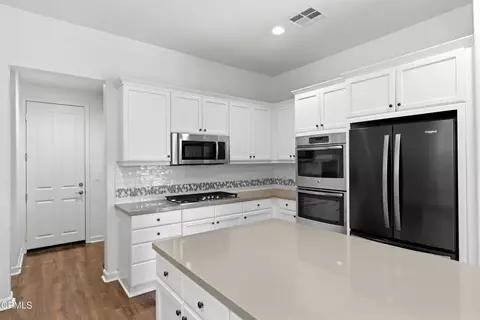 Kitchen - 1600 Mulligan St, Oxnard, CA 93036 photo 6 of 6