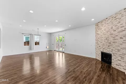 Living - 1600 Mulligan St, Oxnard, CA 93036 photo 1 of 8