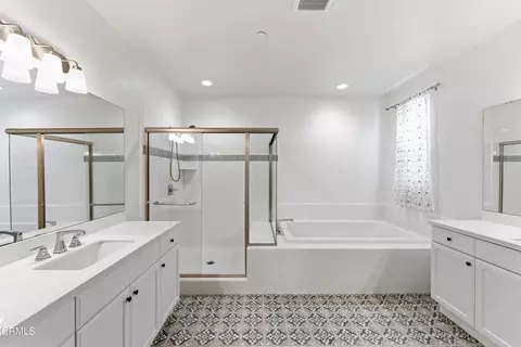 Bath - 1600 Mulligan St, Oxnard, CA 93036 photo 2 of 5