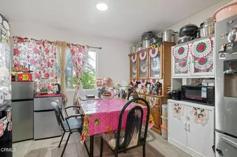 Dining - 4811 Petit Dr, Oxnard, CA 93033 photo 2 of 3