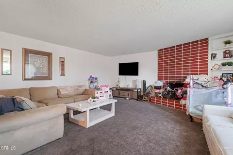 Living - 4811 Petit Dr, Oxnard, CA 93033 photo 2 of 4