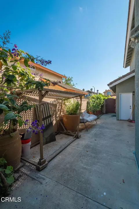 Exterior - 1601 Oneida Pl, Oxnard, CA 93030 photo 2 of 4