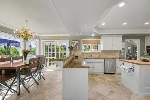 Kitchen - 11110 E Las Posas Rd, Camarillo, CA 93012 photo 2 of 3