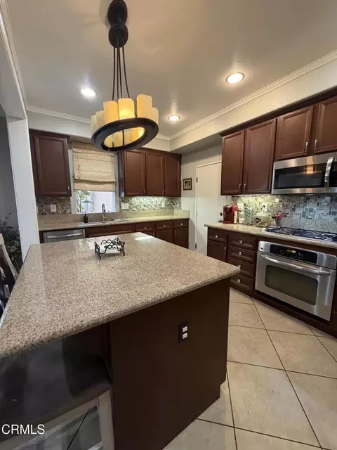 Kitchen - 3255 Moss Landing Blvd, Oxnard, CA 93036 photo 6 of 7