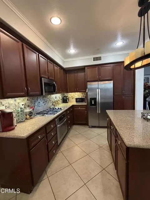 Kitchen - 3255 Moss Landing Blvd, Oxnard, CA 93036 photo 4 of 7