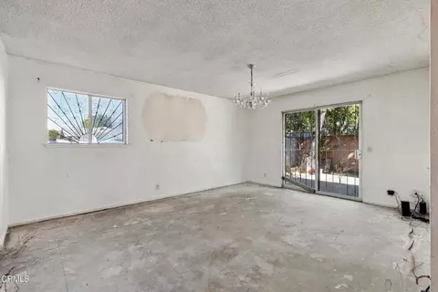 Living - 1819 La Puerta Ave, Oxnard, CA 93030 photo 2 of 2