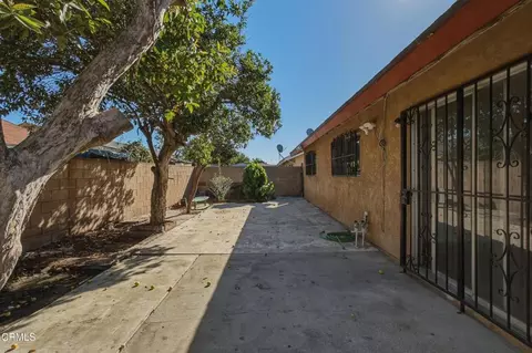 Exterior - 1819 La Puerta Ave, Oxnard, CA 93030 photo 1 of 2