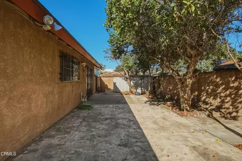 Exterior - 1819 La Puerta Ave, Oxnard, CA 93030 photo 2 of 2