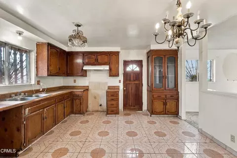 Kitchen - 1819 La Puerta Ave, Oxnard, CA 93030 photo 1 of 2